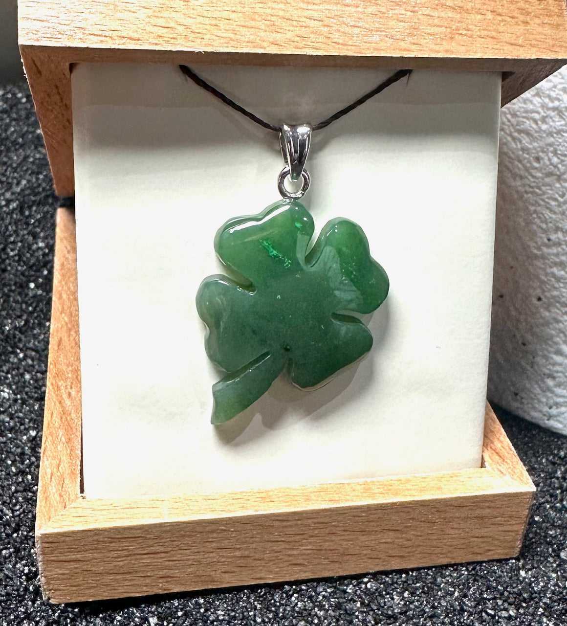 Canadian Nephrite Jade 4 Leaf Clover, 2175 – Jade Mine Canada