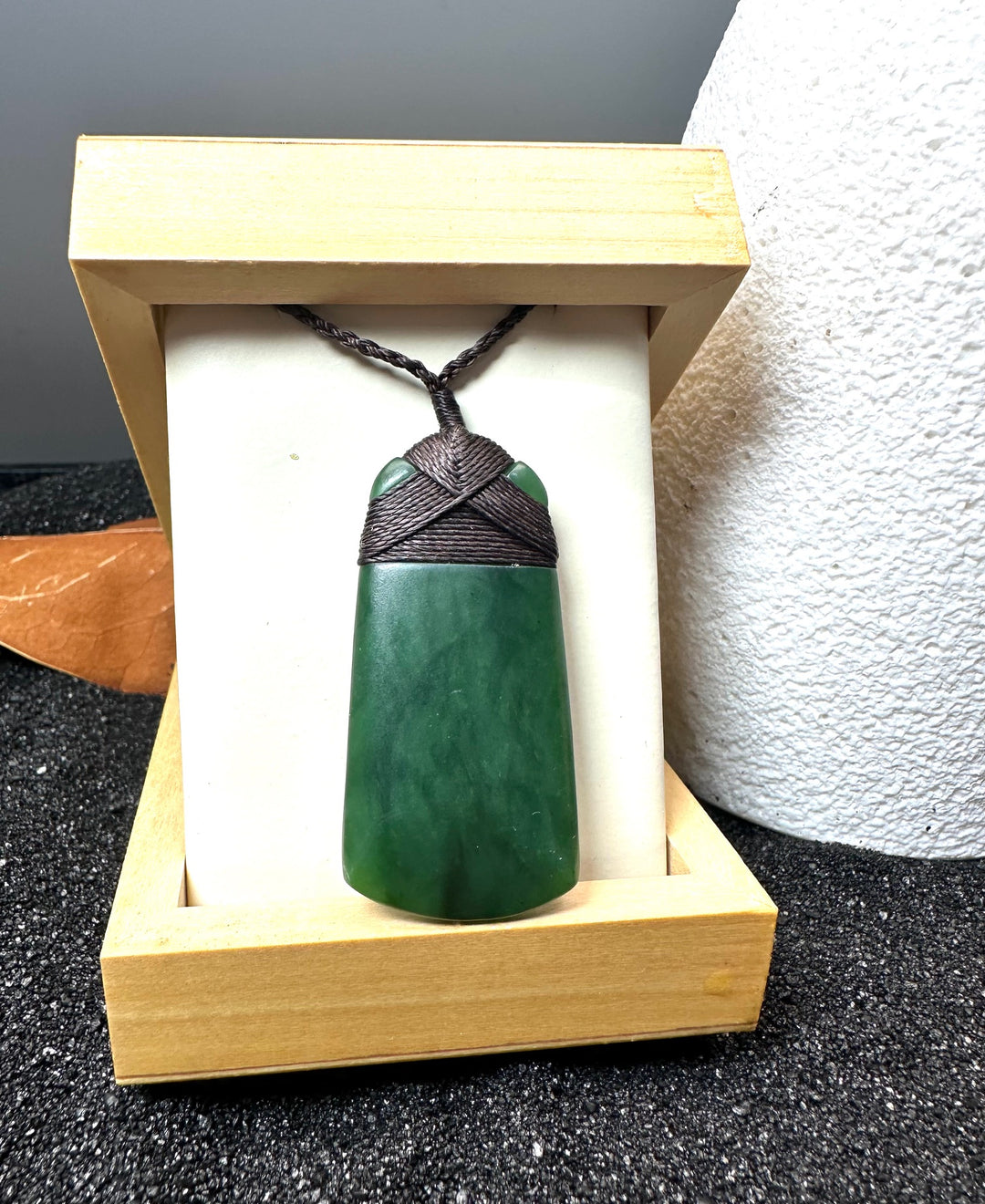 アクセサリー tairei Canadian Nephrite Jade Maori Inspired Toki Pendant, Natural Jade