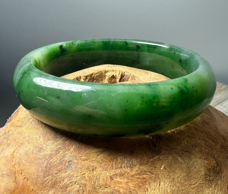 Green Canadian Jade Bangle, 64.5mm x 18mm