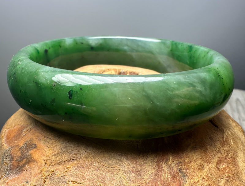 Green Canadian Jade Bangle, 64.5mm x 18mm