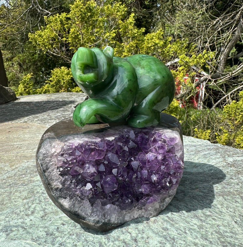 Bear on Amethyst Base