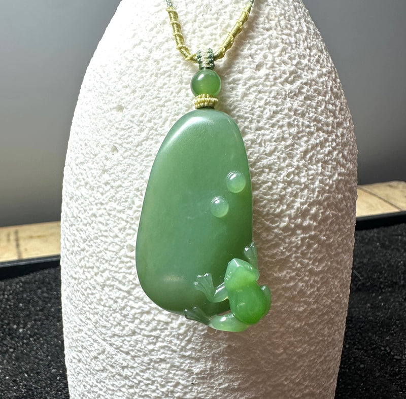 Siberian Jade Frog Pendant, 41mm