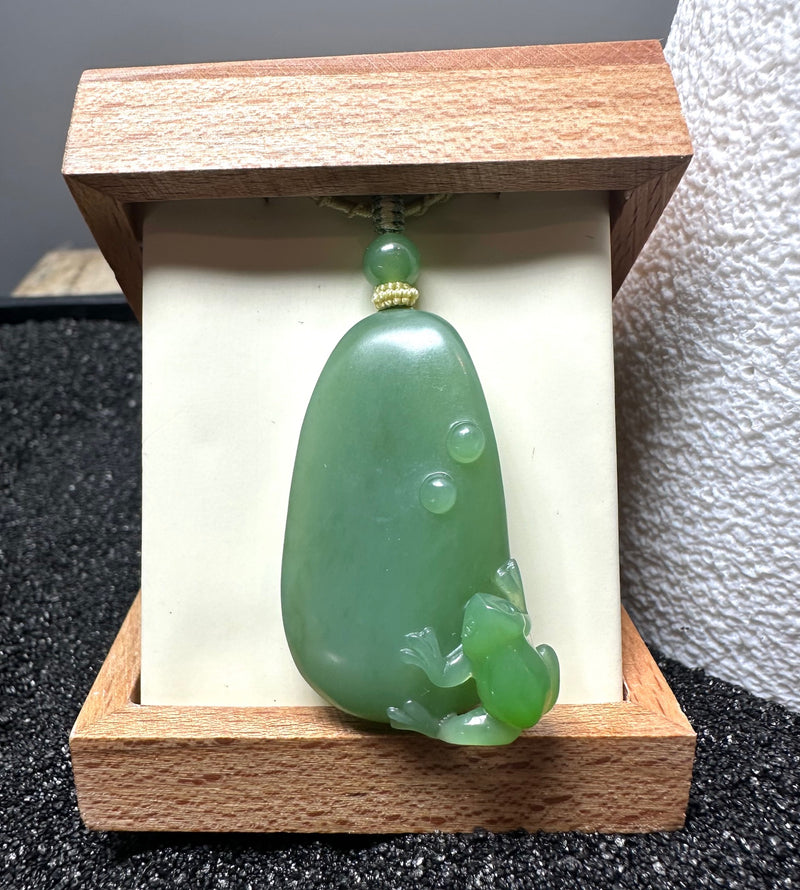 Siberian Jade Frog Pendant, 41mm