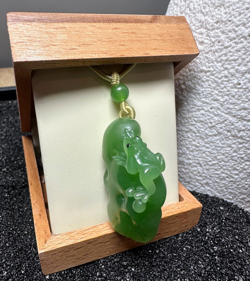 Siberian Jade Frog Pendant, 39mm