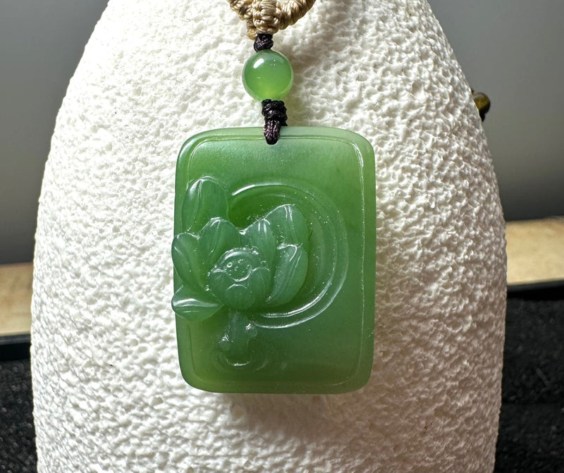 Siberian Jade Flower Pendant, 30mm