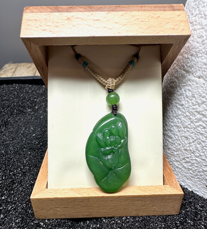 Siberian Jade Flower Pendant, 32mm