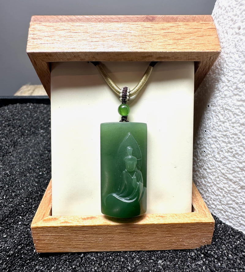 Siberian Jade Guanyin Pendant, 31mm