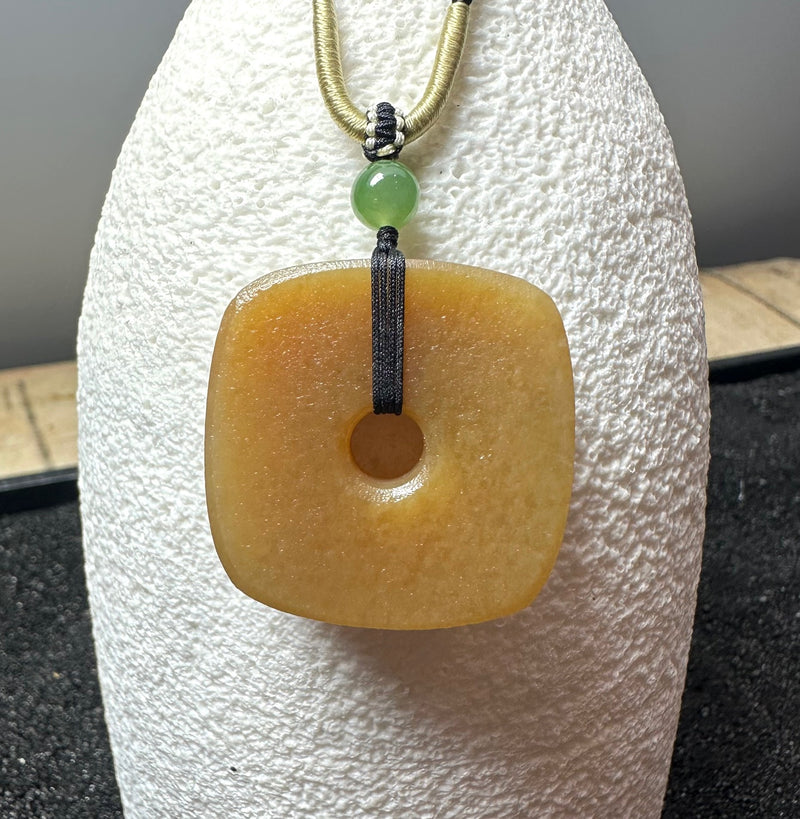 Honey Jade Texture Pi Pendant, 31mm