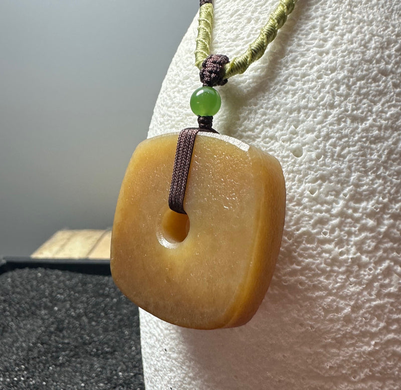 Honey Jade Texture Pi Pendant, 34mm