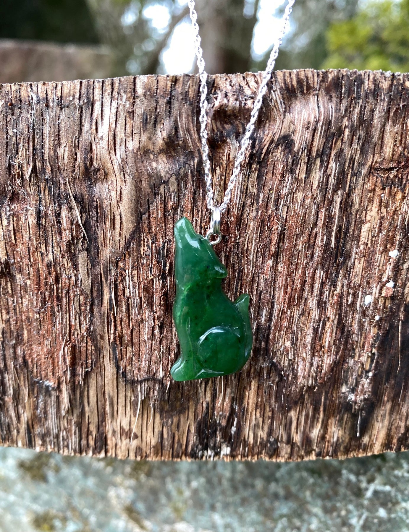 Jade wolf pendant deals