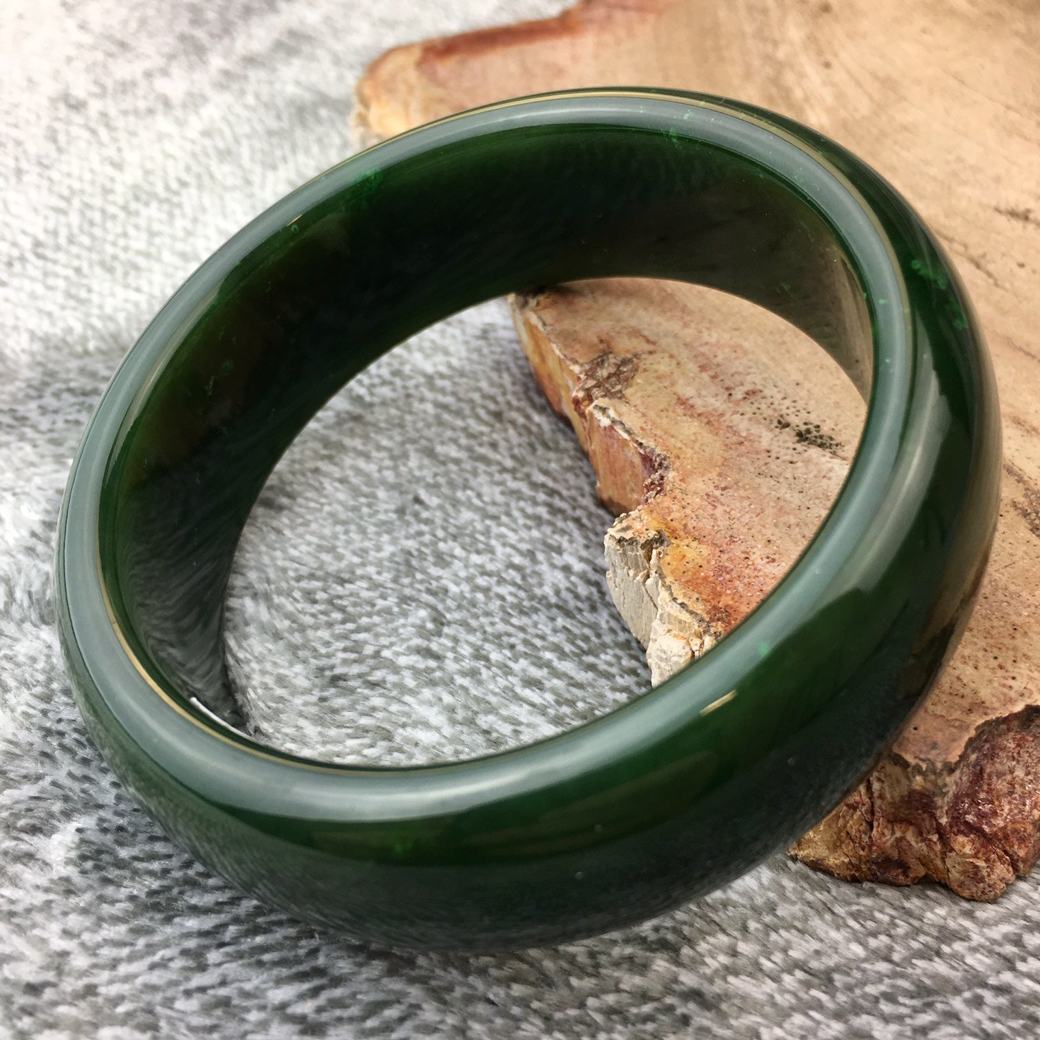 Jade bangle bracelet hot sale