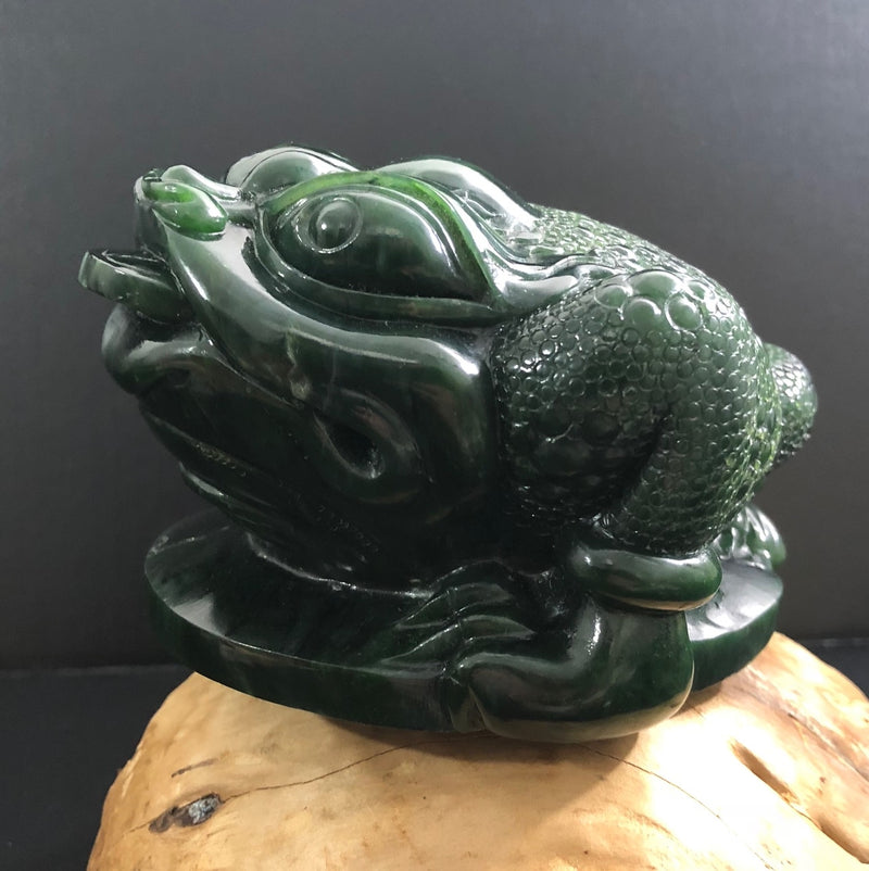 Money Toad Carving - 5.75"
