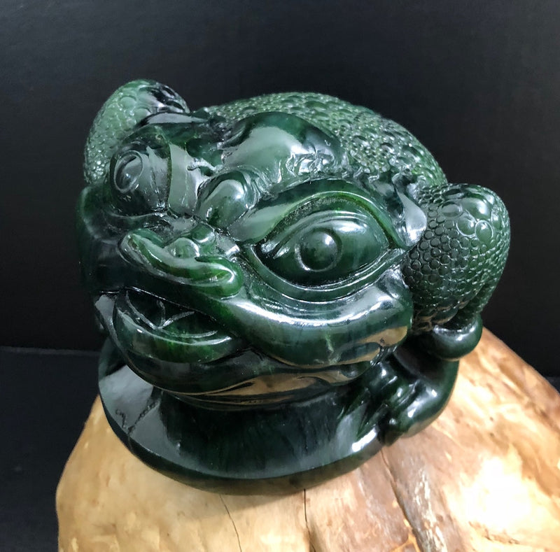 Money Toad Carving - 5.75"